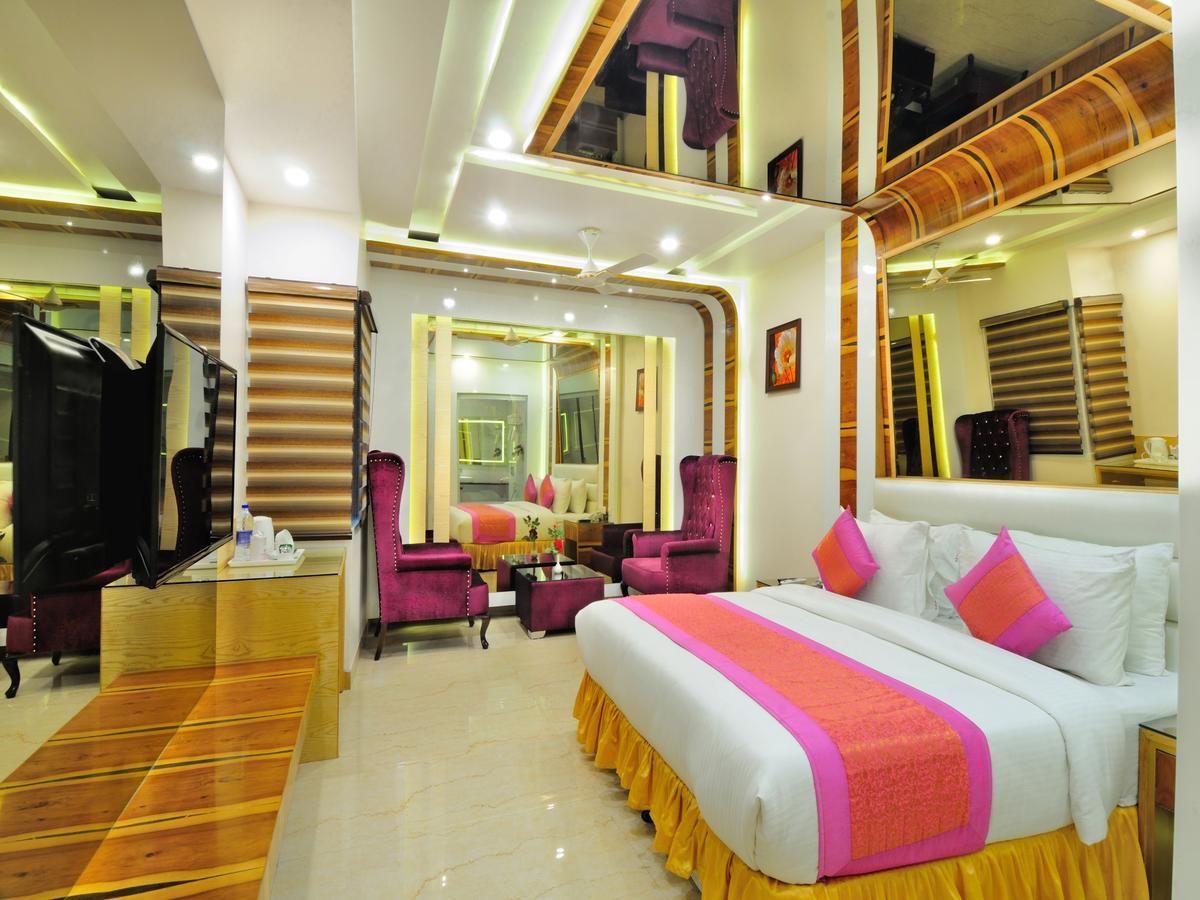 The Gold Regency - 02 Mins From Railway Station Hotel 3*