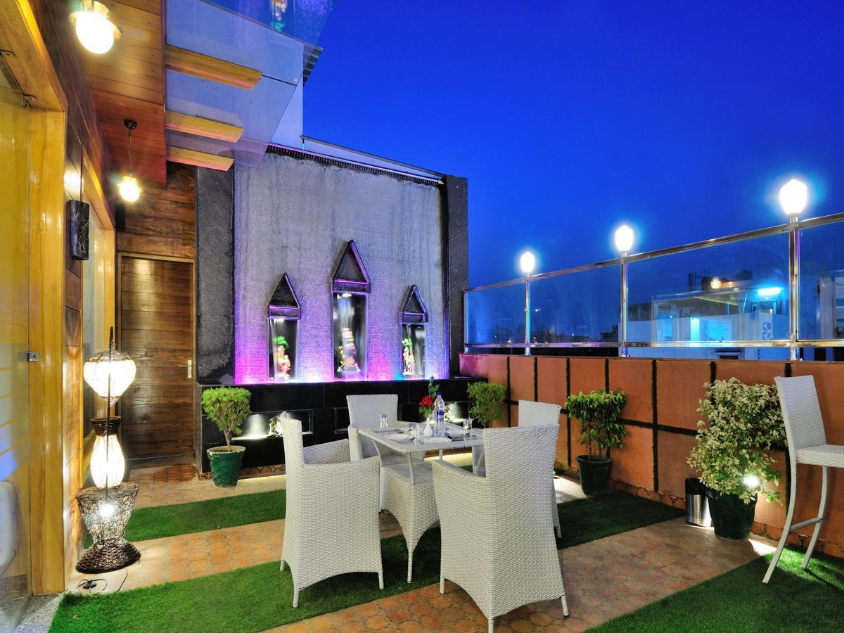 Hotel The Gold Regency - 02 Mins From Railway Station